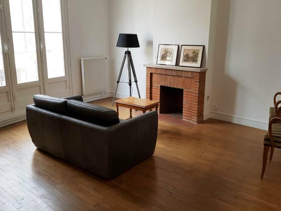 Charmant Appartement Au Pied Du Chateau Gien Zewnętrze zdjęcie